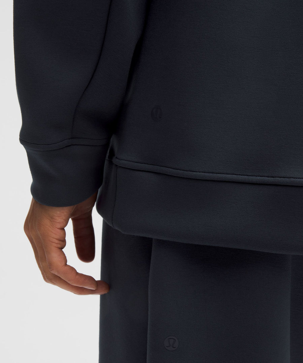 Smooth Spacer Classic-Fit Crew
