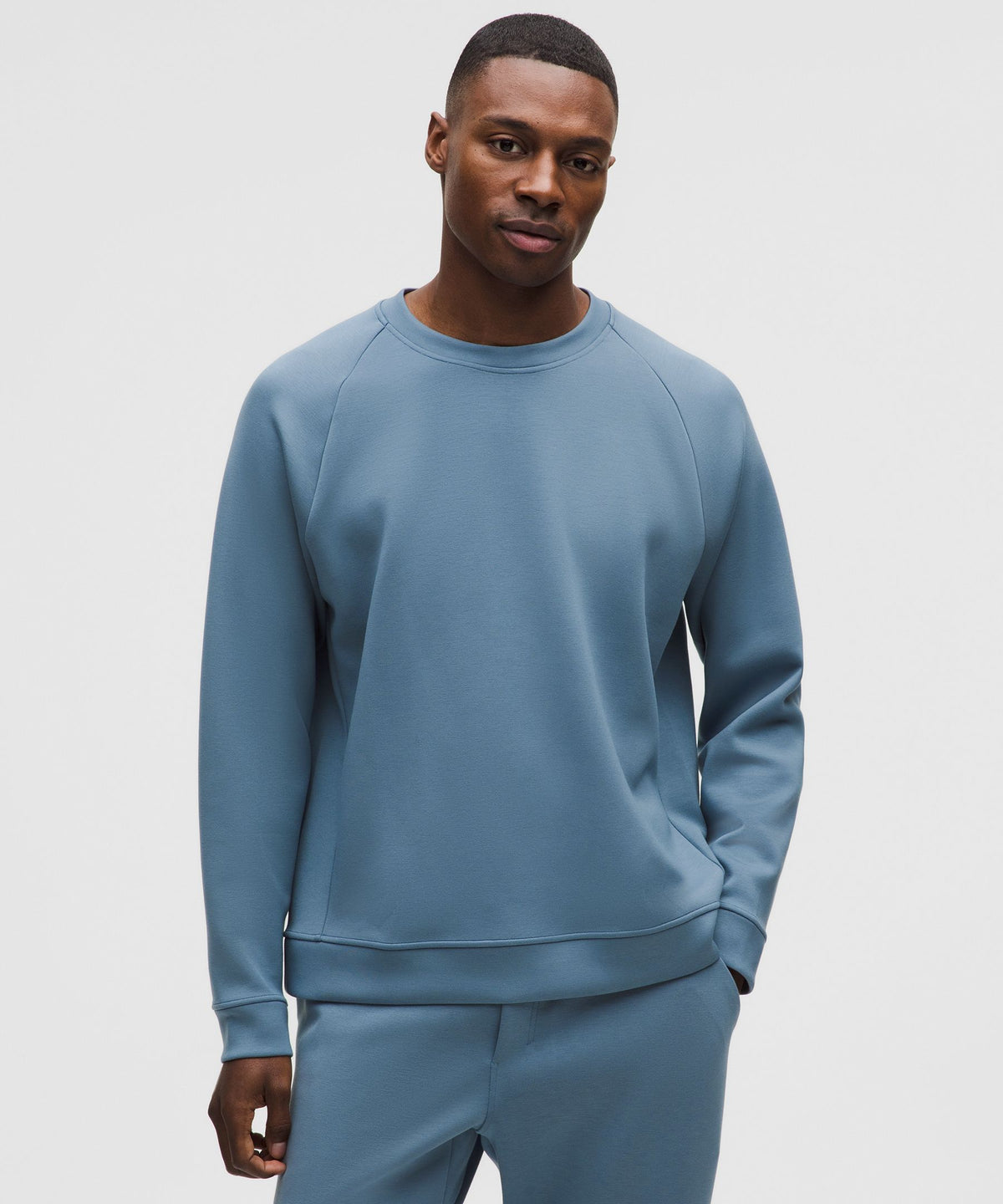 Smooth Spacer Classic-Fit Crew