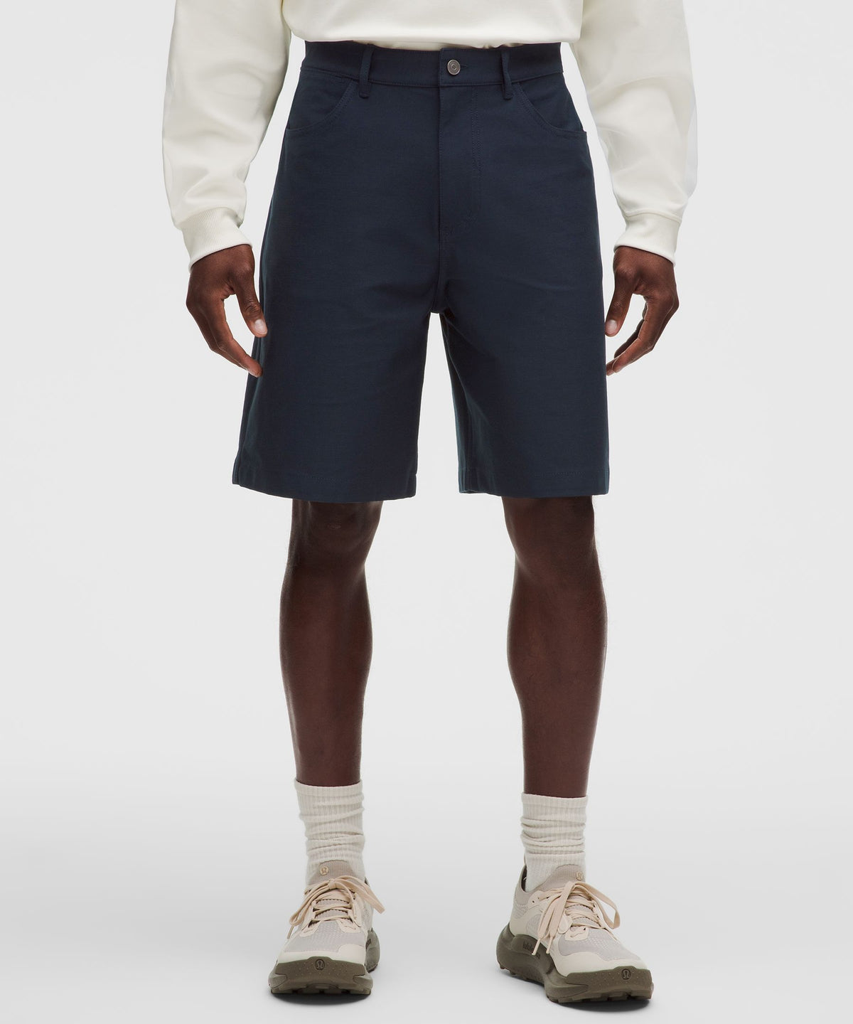 EasyFive Relaxed-Fit Short 9"