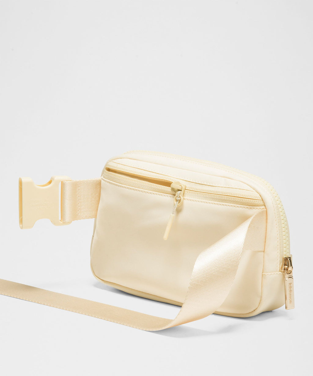Everywhere Belt Bag with Long Strap 1L