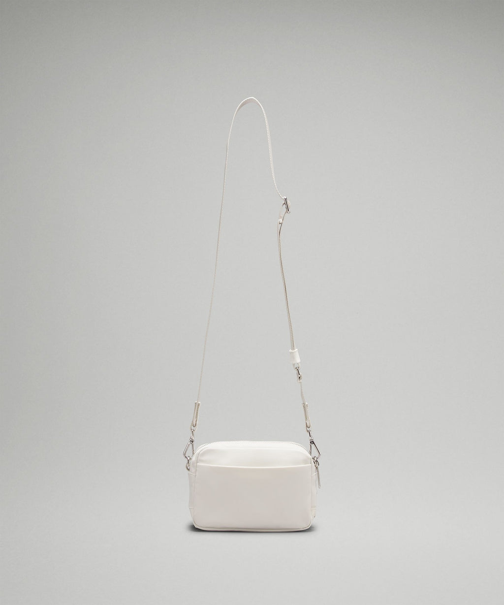 Everywhere Crossbody Bag 2LMetal Hardware