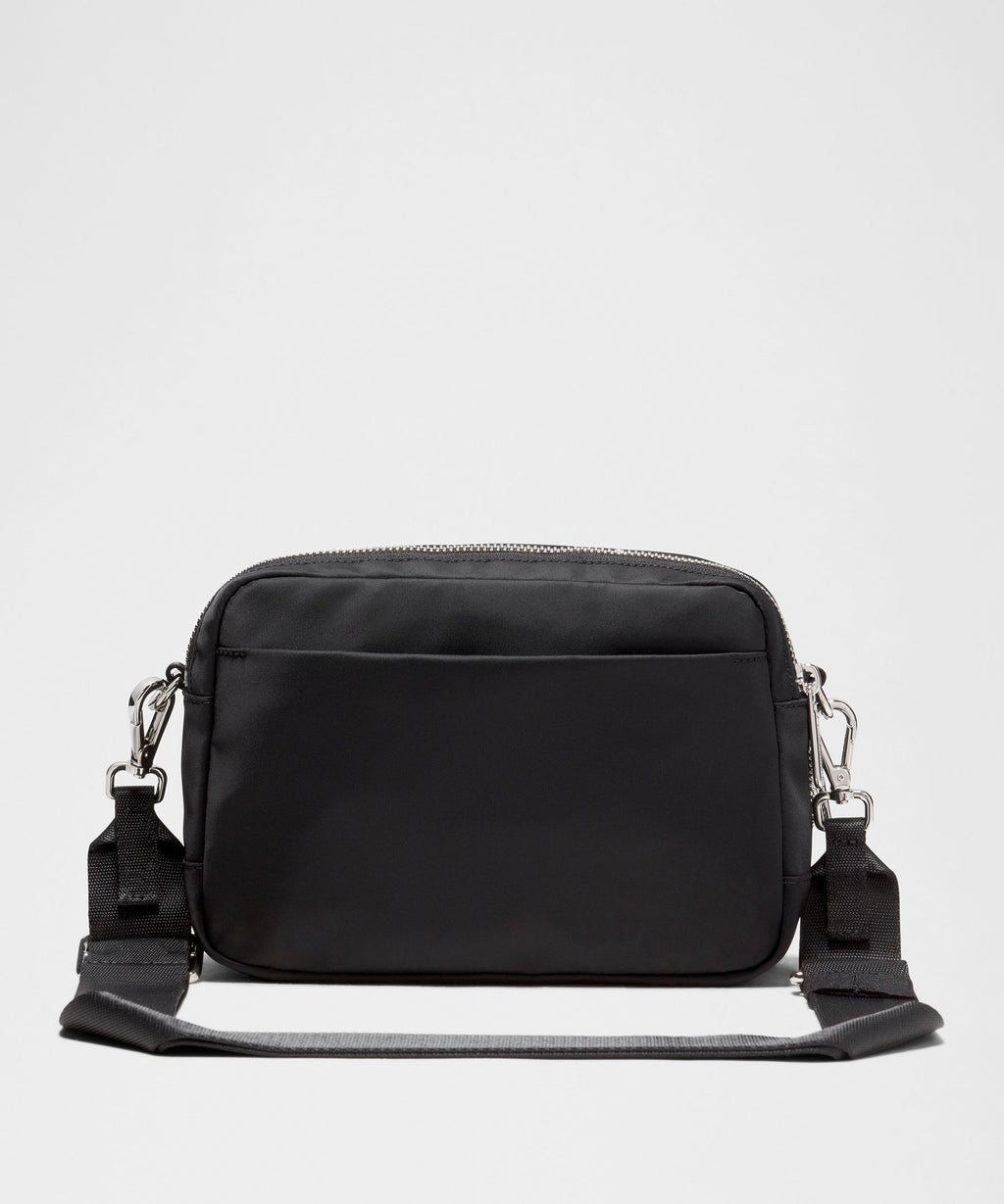 Everywhere Crossbody 3L LargeMetal Hardware