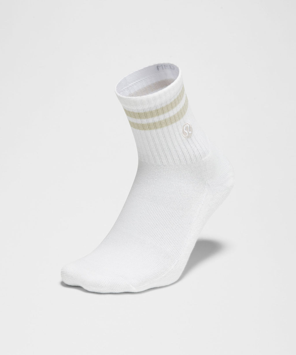 Unisex Daily Essential Quarter SocksStripe