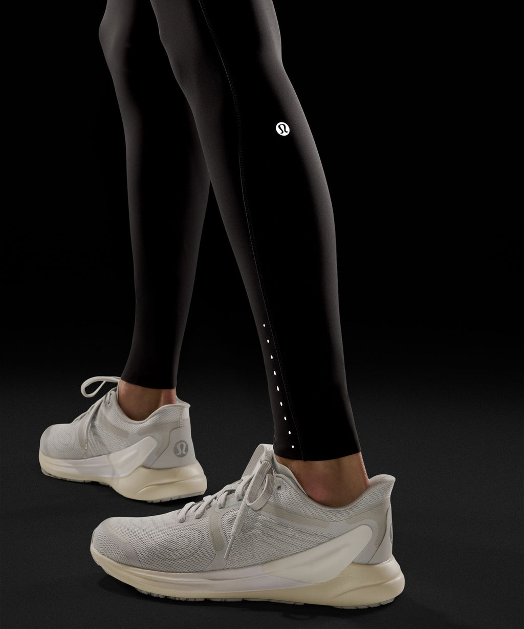 Fast and Free High-Rise Tight 28"5 Pocket