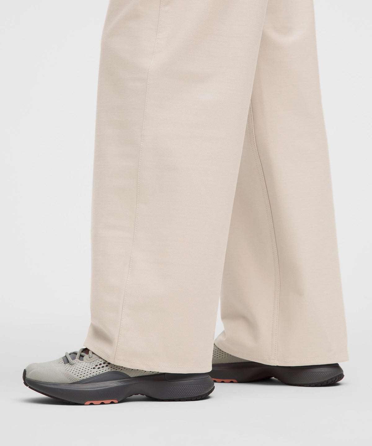 EasyFive Low-Rise Classic Wide-Leg PantRegular