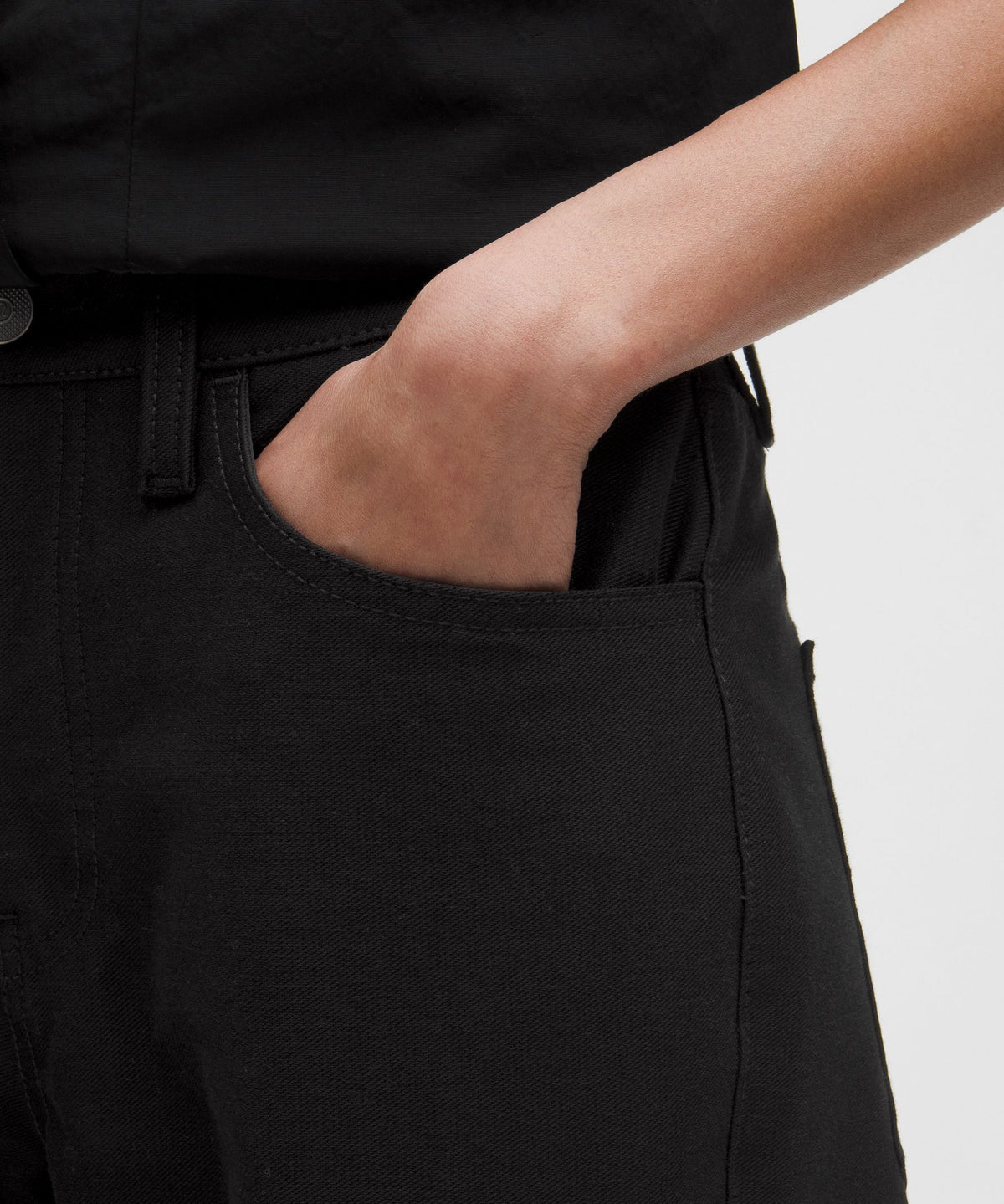 EasyFive Mid-Rise Relaxed-Straight PantShort