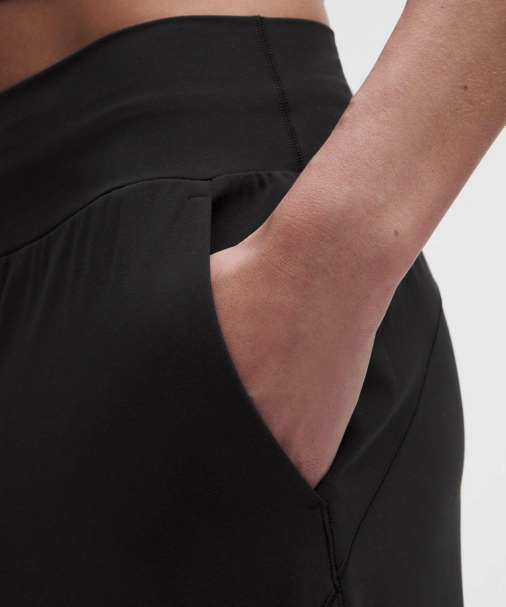 Groove Low-Rise Relaxed Cinch PantRegular