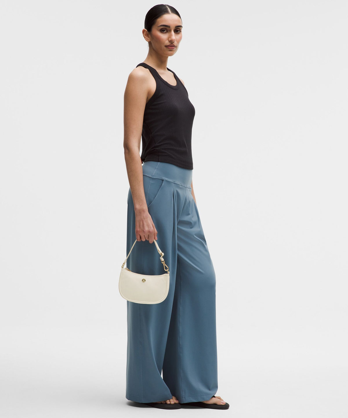 City Essentials Mini Shoulder Bag 1L