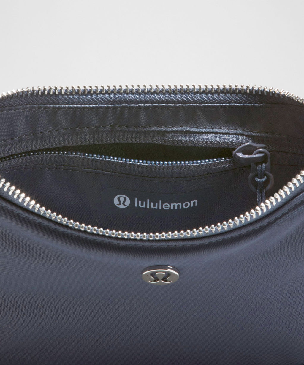 City Essentials Mini Shoulder Bag 1L
