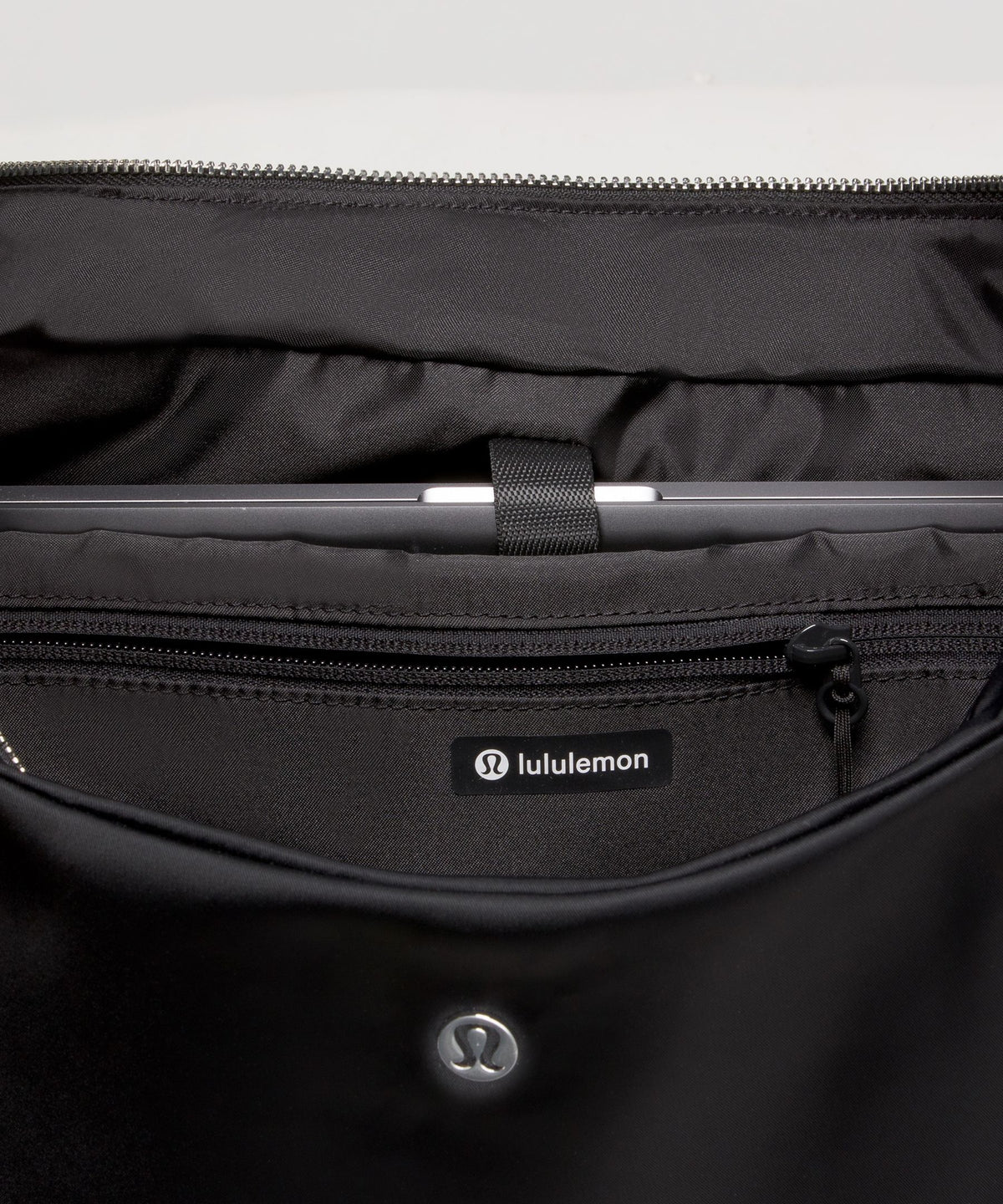 City Essentials Oversized Shoulder Bag 18L